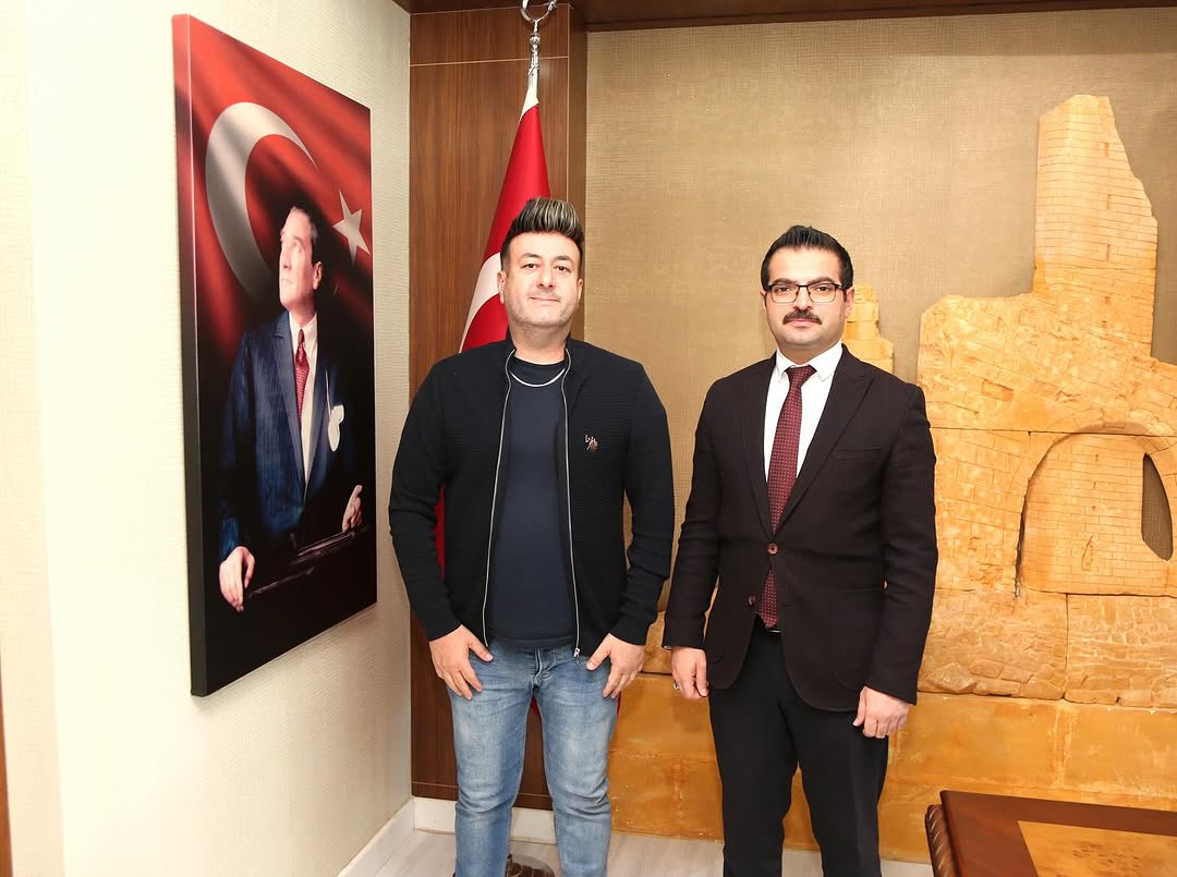 Yazar/Menajer İbrahim KOÇ, Kaymakamımız Harun Reşit HAN’ı ziyaret etti.