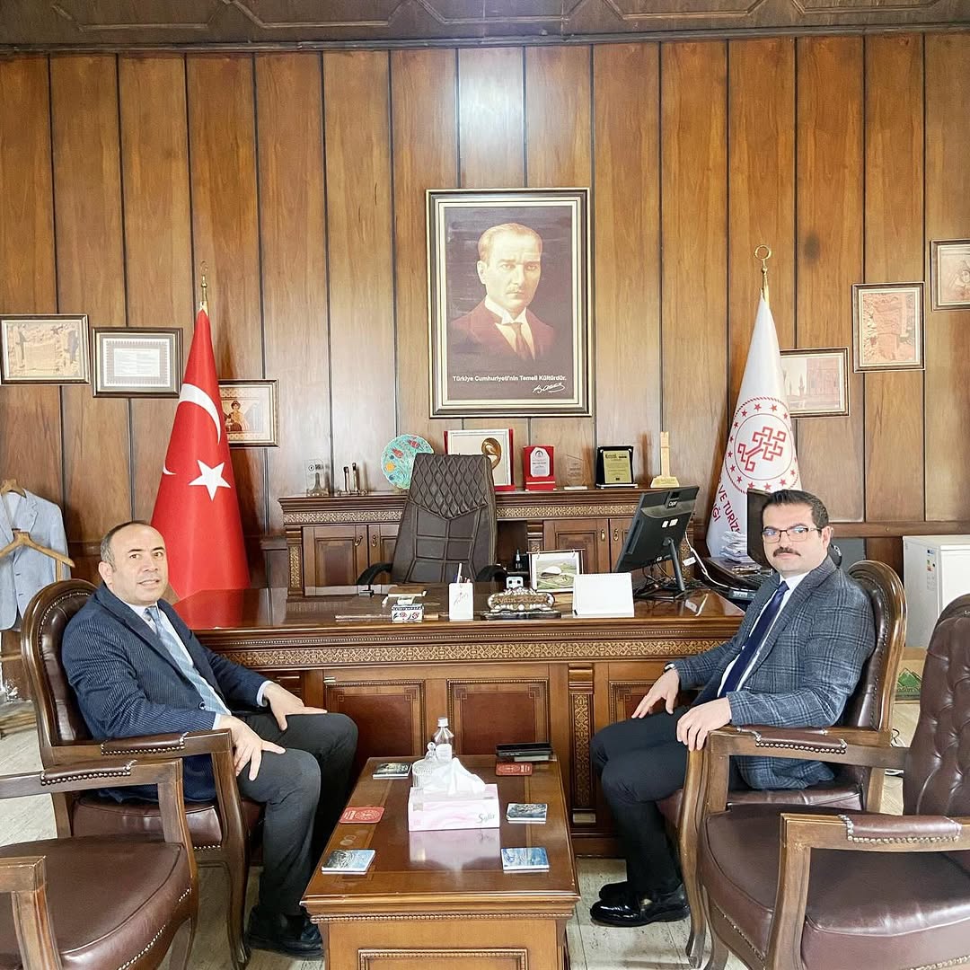 Kaymakamımız Harun Reşit HAN, Şanlıurfa İl Kültür ve Turizm Müdürü Aydın ASLAN’ı ziyaret etti.