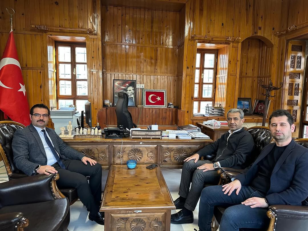 Kaymakamımız Harun Reşit HAN, Şanlıurfa Kültür Varlıklarını Koruma Bölge Kurulu Müdürü Ramazan BAYLAN’ı ziyaret etti.