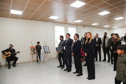 Kaymakamımız İbrahim Gültekin, Resim Sergisi Açılışına Katıldı